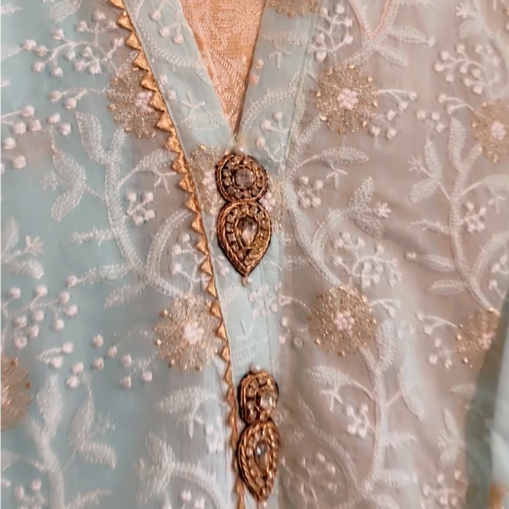 Elegant Embroidered Kurta with Gold Accents